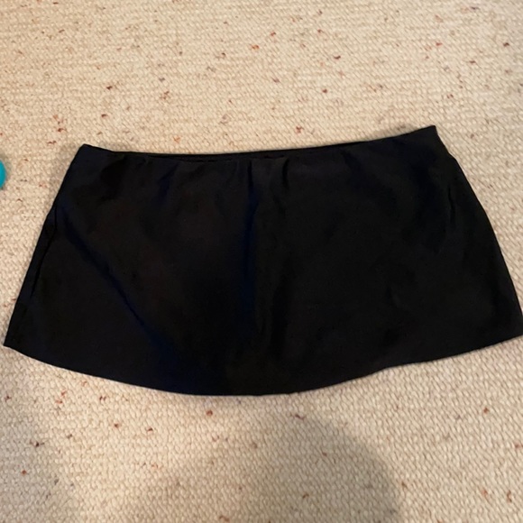 Black swim skirt size 8 / medium - Picture 3 of 6